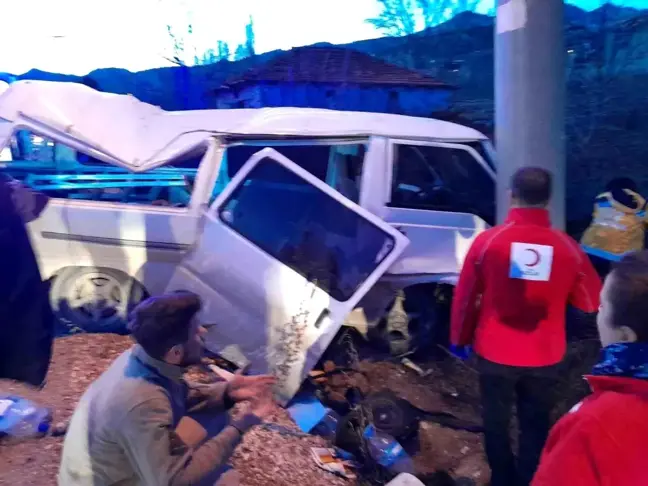 Burdur'da midibüs kazası: 1 ölü, 3 yaralı