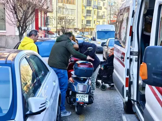 Motosiklet Sürücüsü Devrildi, Yaralandı