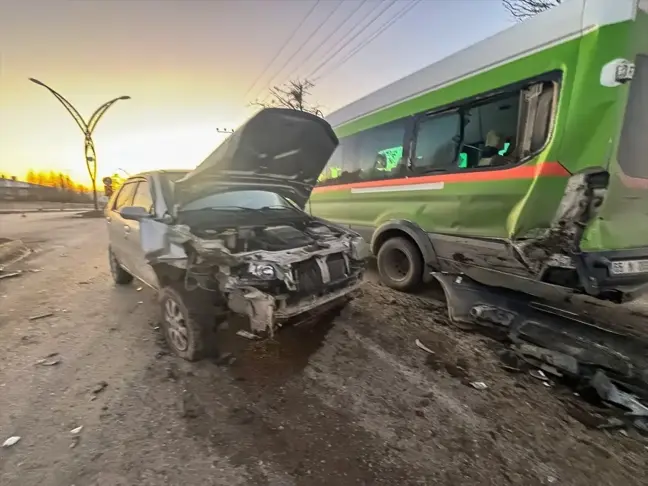 Van'da Zincirleme Trafik Kazası: 1 Yaralı