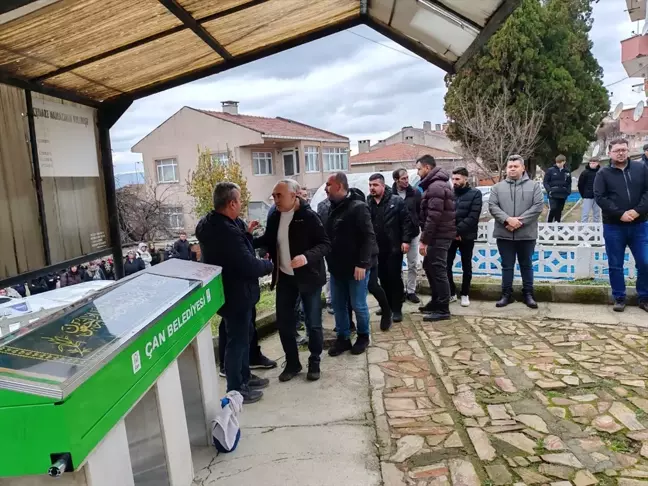 Çanakkale'de Motosiklet Kazasında Hayatını Kaybeden Genç İçin Cenaze Töreni Düzenlendi