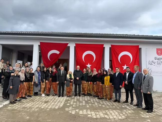 Eceabat'ın Beşyol köyünde yapımı tamamlanan köy konağı açıldı