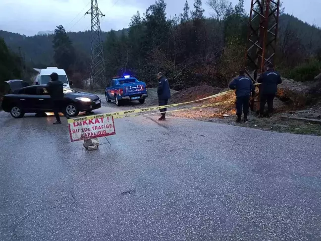 Bucak'ta Heyelan Riski Nedeniyle Yol Ulaşıma Kapandı