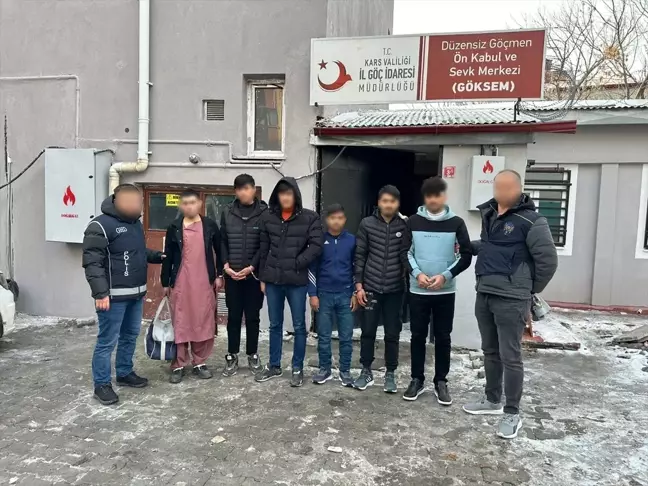 Kars'ta Yasa Dışı Yolla Ülkeye Giren 6 Düzensiz Göçmen Yakalandı