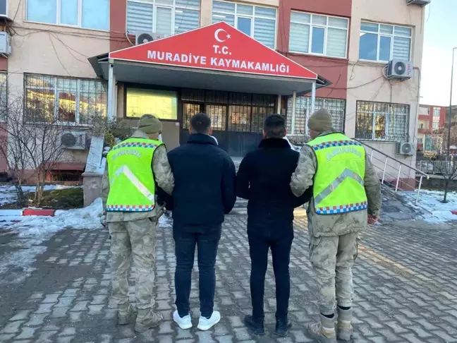 Van'da Düzensiz Göçmen Operasyonu: 5 Göçmen Yakalandı, 2 Organizator Tutuklandı