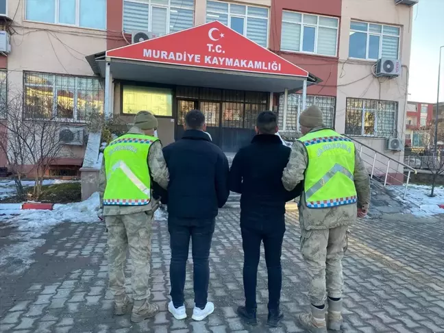 Van'da Düzensiz Göçmen Operasyonu: 5 Yakalandı, 2 Tutuklandı