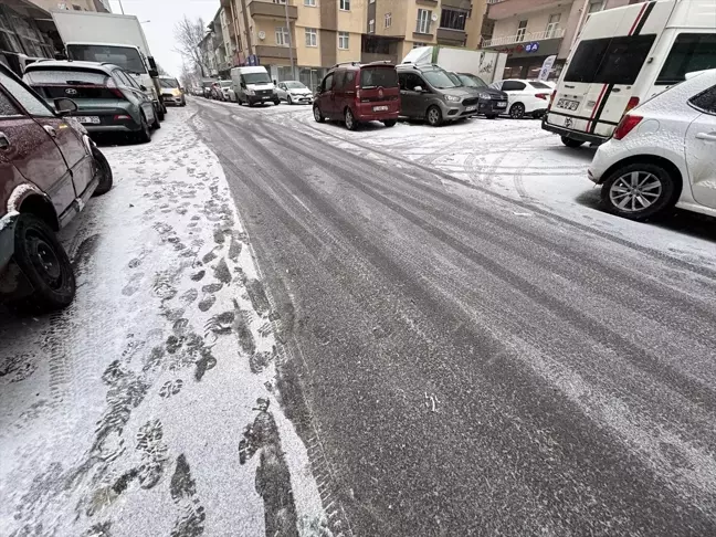 Erzurum ve Ardahan'da Kar Yağışı ve Tipi Etkili Oldu