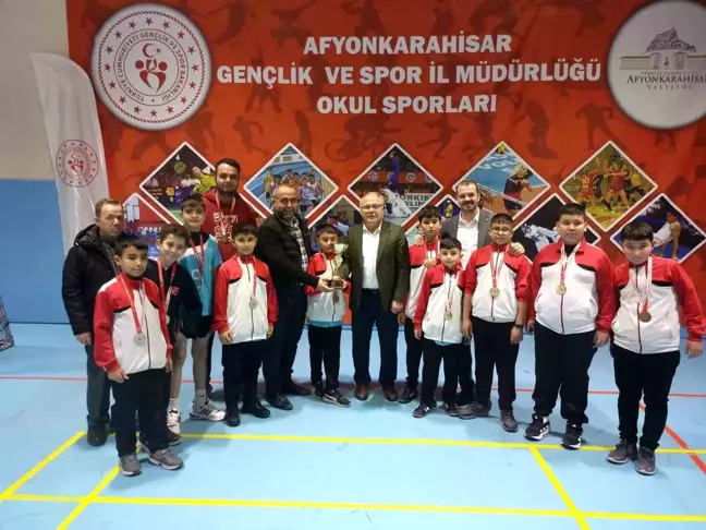 Afyonkarahisar'da Okul Sporları Voleybol Müsabakaları Tamamlandı