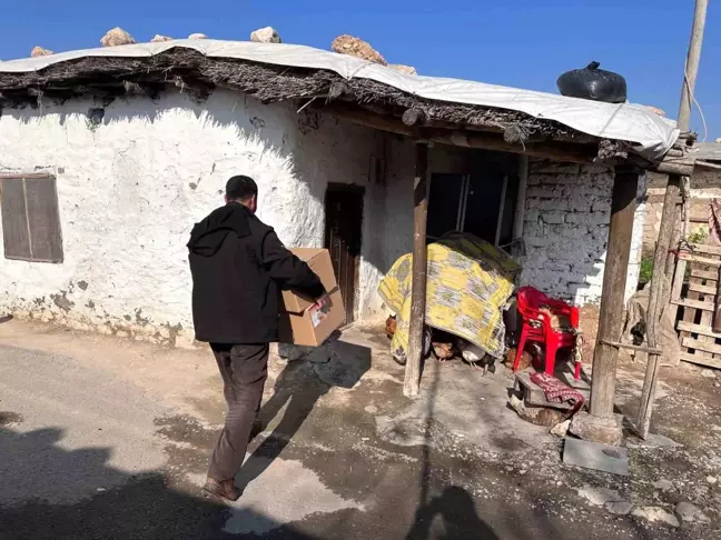 Mustafa Şahin'den 100 Aileye Gıda Yardımı