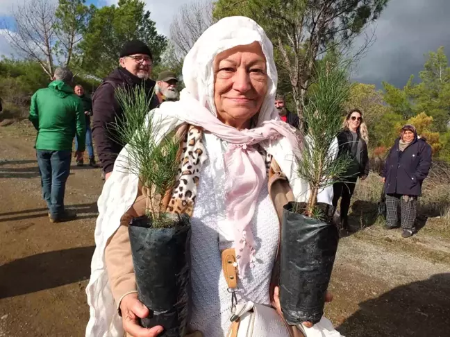 83 Yaşındaki Leyla Yüksekses'ten Ağaç Dikme Etkinliğine Övgü