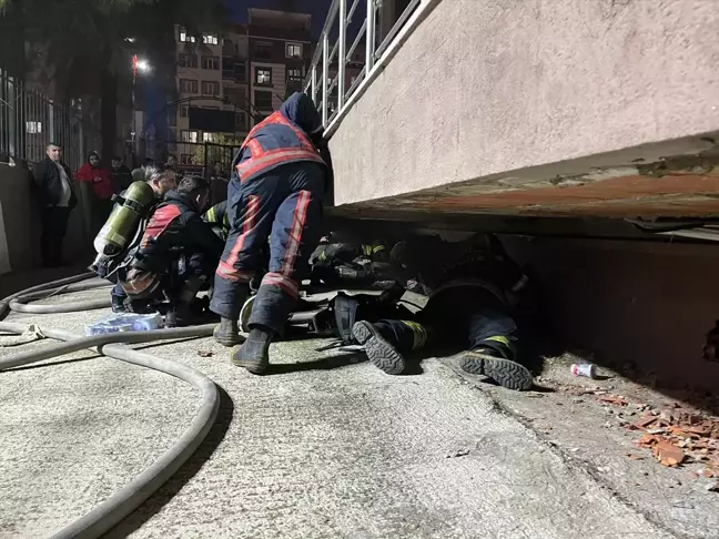 Manisa'da Gelinlik Mağazasında Yangın Çıktı