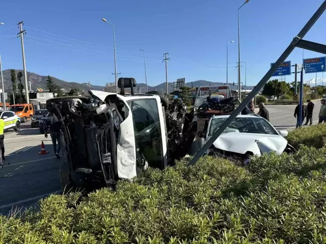 Fethiye'de Trafik Kazası: 3 Yaralı