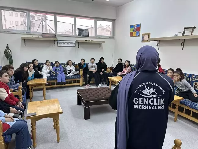 Erzurum'daki Gençlik Merkezlerinde 17 Branşta Eğitim Faaliyetleri