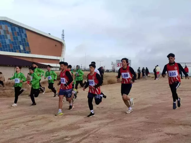 Niğde'de Okul Sporları Atletizm Kros Müsabakaları Sonuçlandı