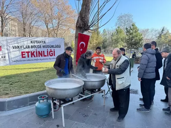 Regaip Kandili'nde Afyonkarahisar'da Vatandaşlara Salep İkramı