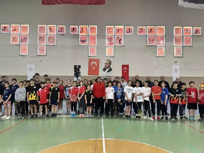 Samandağ'da 15 Yaş Altı Badminton İl Seçmeleri Yapıldı