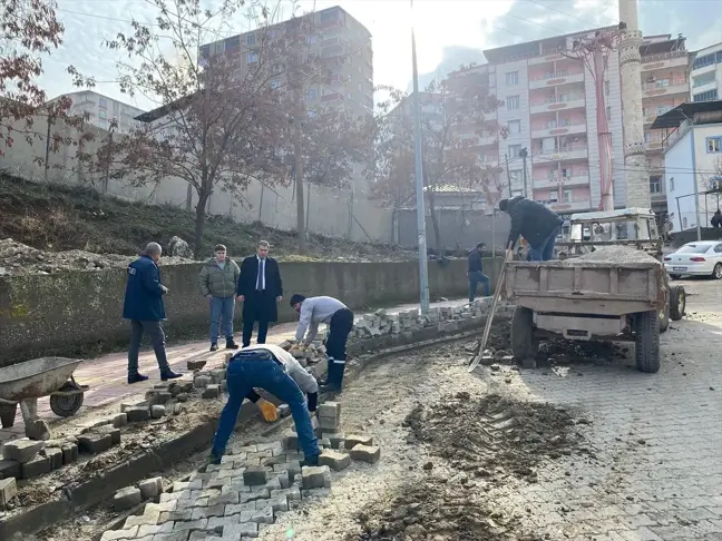 Sason'da Yol Onarım Çalışmaları Devam Ediyor