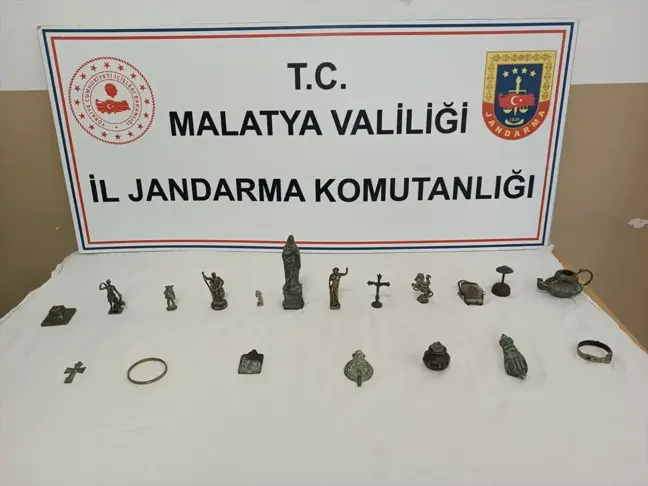 Malatya'da Tarihi Eser Operasyonu: 15 Heykel ve Diğer Eşyalar Ele Geçirildi