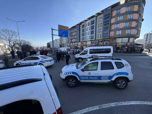 Bingöl'de Trafik Kazası: 1 Polis Memuru Yaralandı