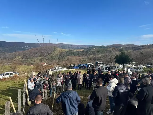 72 Yaşındaki Kıbrıs Gazisi Mehmet Özmen Son Yolculuğuna Uğurlandı