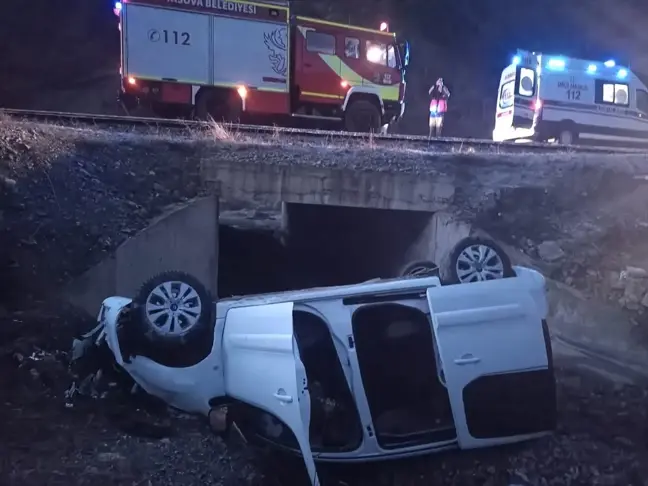 Amasya'da Hafif Ticari Araç Devrildi: 8 Yaralı