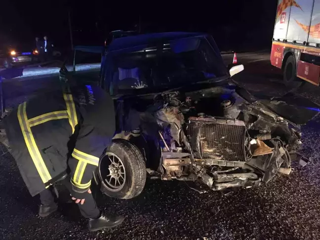 Mardin'de Tır ve Otomobil Çarpıştı: 1 Yaralı