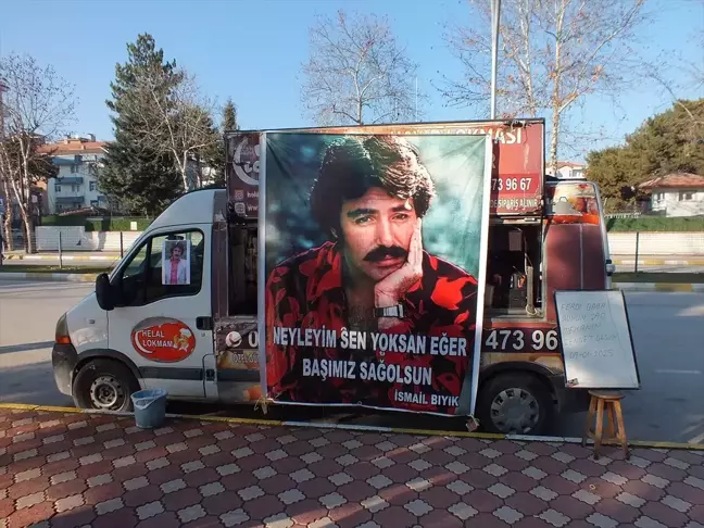 Ferdi Tayfur İçin Lokma Dağıtıldı