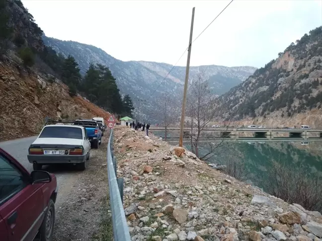 Adana'da Baraj Gölüne Düşen Araçta Bir Kişinin Cesedi Bulundu