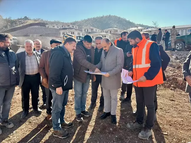 Kaymakam Ali Cemal Altınöz, Deprem Konutlarını İnceledi