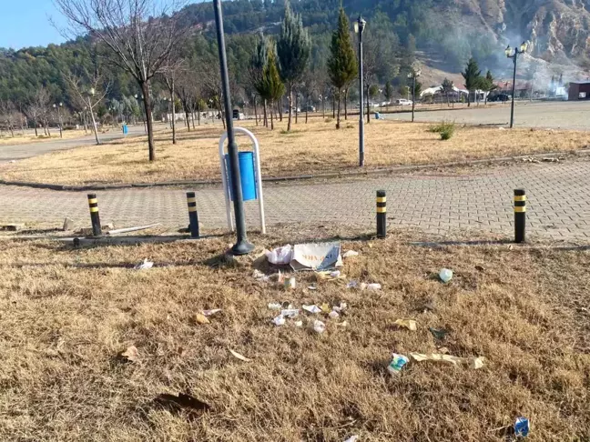 Adıyaman'da Mesire Alanındaki Çöp Problemi Tepkilere Neden Oldu