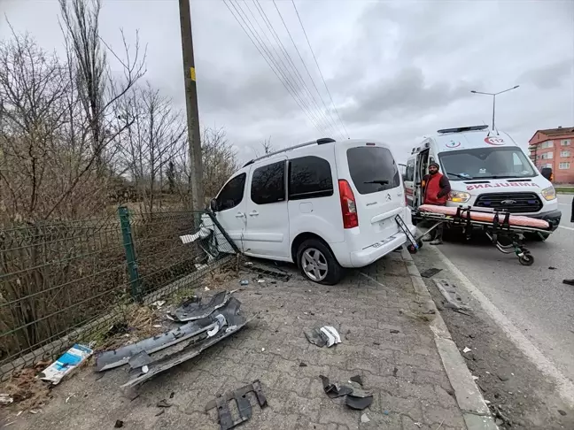 Samsun'da Trafik Kazası: 1'i Çocuk 3 Yaralı