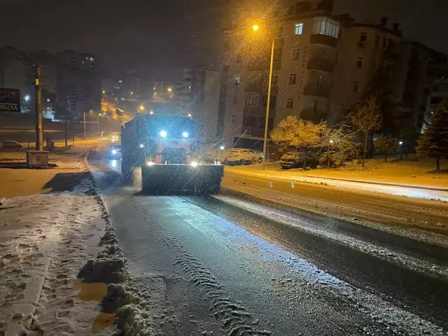 Edirne'de Karla Mücadele Çalışmaları Devam Ediyor