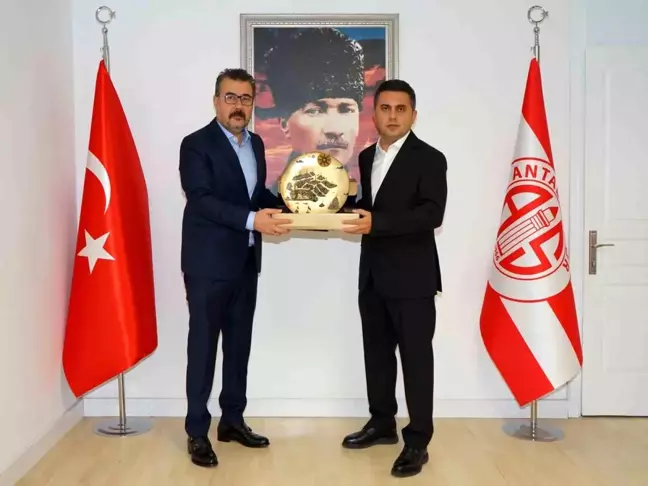 Antalyaspor'da Devir Teslim Töreni Gerçekleşti