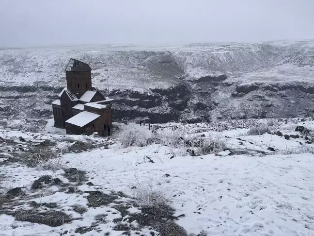 Kars'taki Ani Ören Yeri Kış Güzelliğiyle Ziyaretçilerini Ağırlıyor