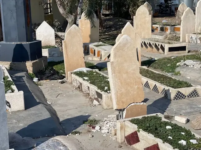 Kerkük'te 100 Mezarlık Taşı Tahrip Edildi