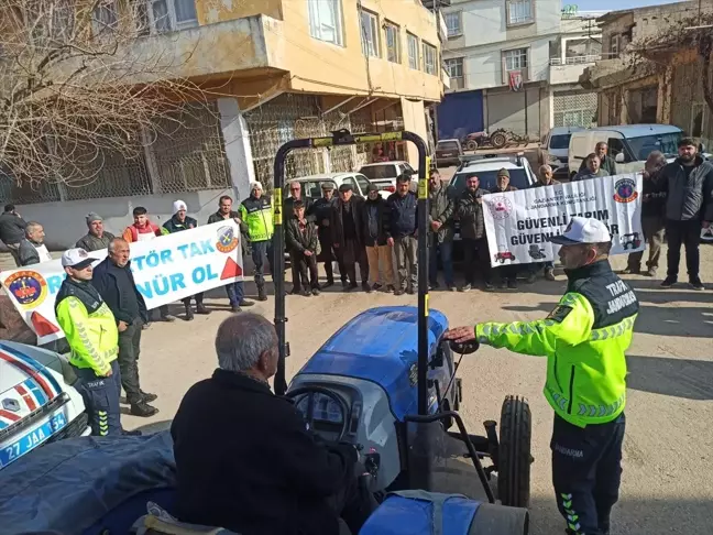 Nizip'te Sürücülere Güvenli Traktör Kullanımı Eğitimi Verildi