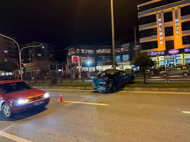 Trabzon'da Tır ile Otomobil Çarpıştı: 1 Yaralı