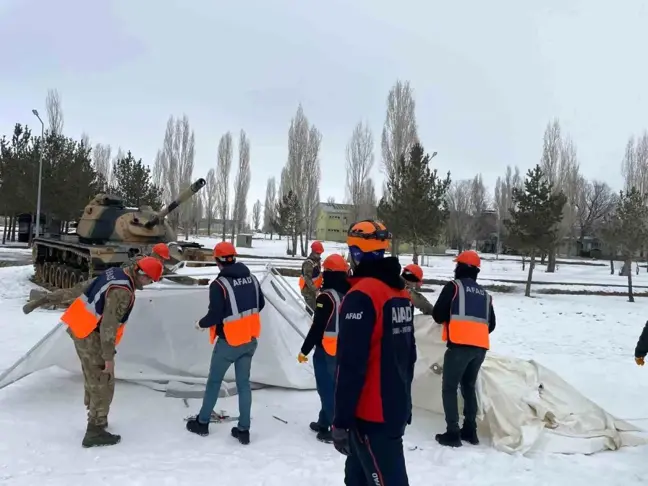 Ağrı'da AFAD ve Kızılay, Askerlere Çadır Kurma Eğitimi Verdi