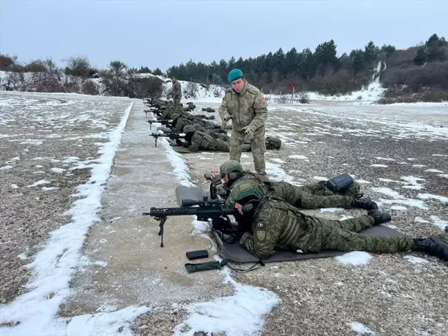 Türk Askeri Kosova Güvenlik Gücü'ne Keskin Nişancı Eğitimi Verdi