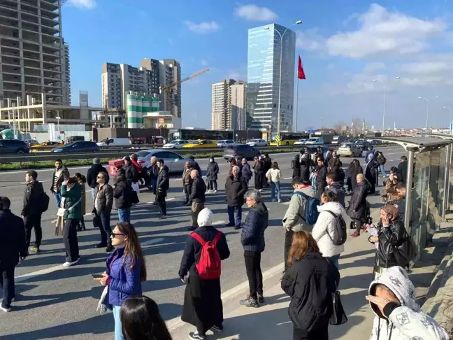 İstanbul'da M4 Metro Hattında Teknik Arıza