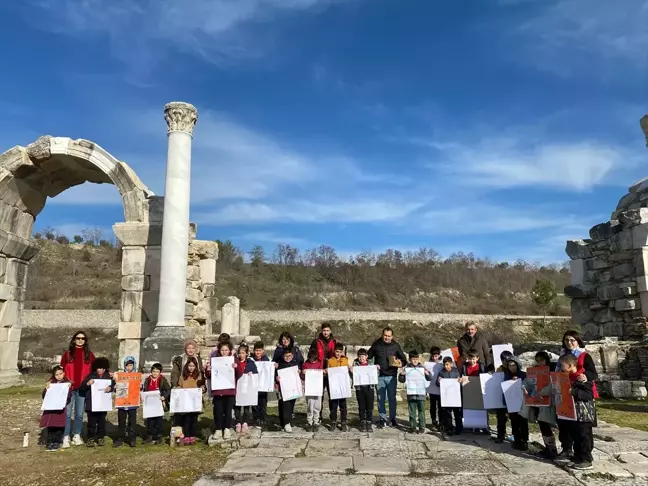 Çocuklar Tarihi Öğreniyor: Stratonikeia Antik Kenti'nde Gezi Düzenlendi