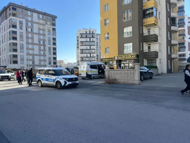 Kayseri'de özel harekat polisi evinde ölü bulundu