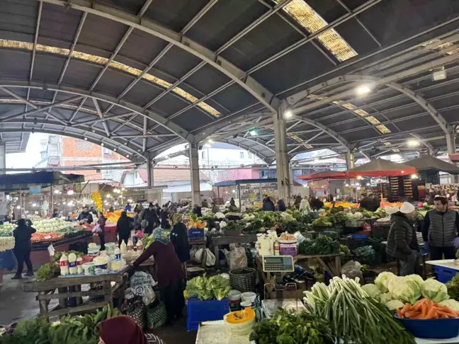 Zonguldak Halk Pazarında Fiyatlar Yüksek, Alım Gücü Düşüyor