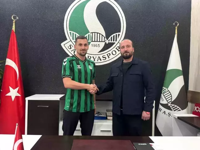 Sakaryaspor, Burak Altıparmak ile Anlaştı