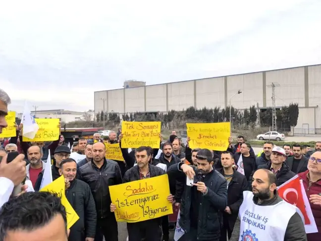 Hatay'da Yolbulan Metal İşçileri Grevde, Karayolu Kapandı