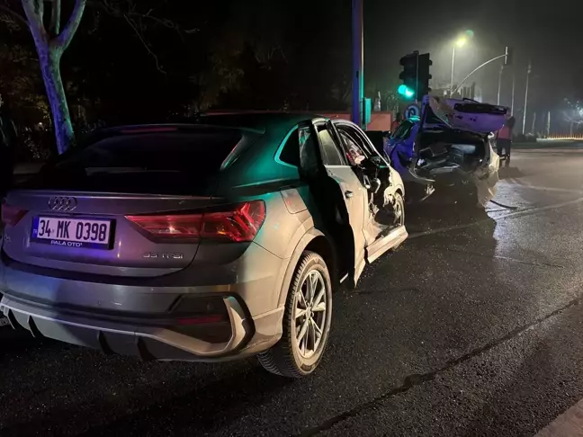 İstanbul Sarıyer'de Zincirleme Trafik Kazası: 3 Yaralı