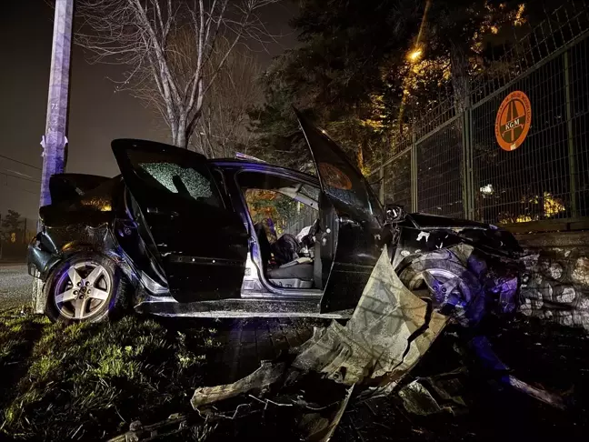 Bursa'da Trafik Kazası: İki Kişi Ağır Yaralandı