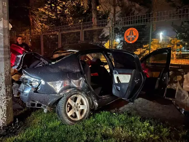 Bursa'da Trafik Kazası: İki Kişi Ağır Yaralandı