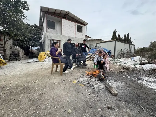 Depremzedeler için yeni bir yuva: Vahide ve kardeşleri evlerine kavuşuyor