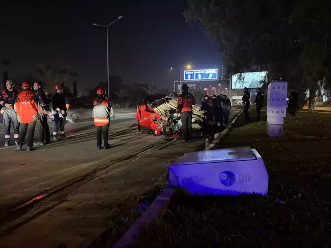 İzmir'de Zincirleme Trafik Kazası: 2 Yaralı