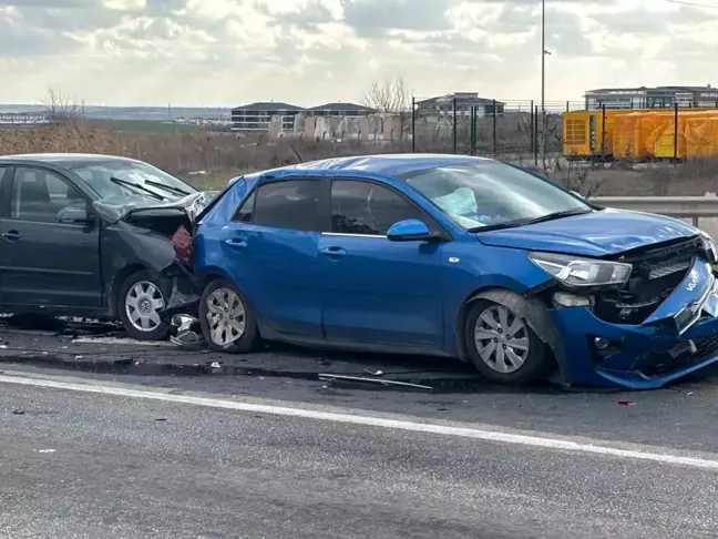 Lüleburgaz'da Zincirleme Trafik Kazası: 2 Yaralı